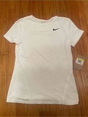 NWT Nike Women’s White Short Sleeve Performance Tee with Black Swoosh